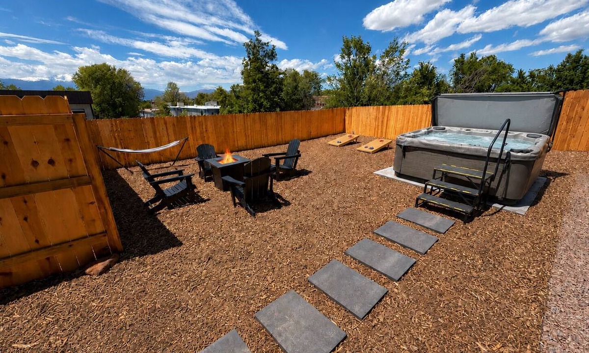 Cimarron Hills Apartment | 180° Mountain Range Views and Centrally Located