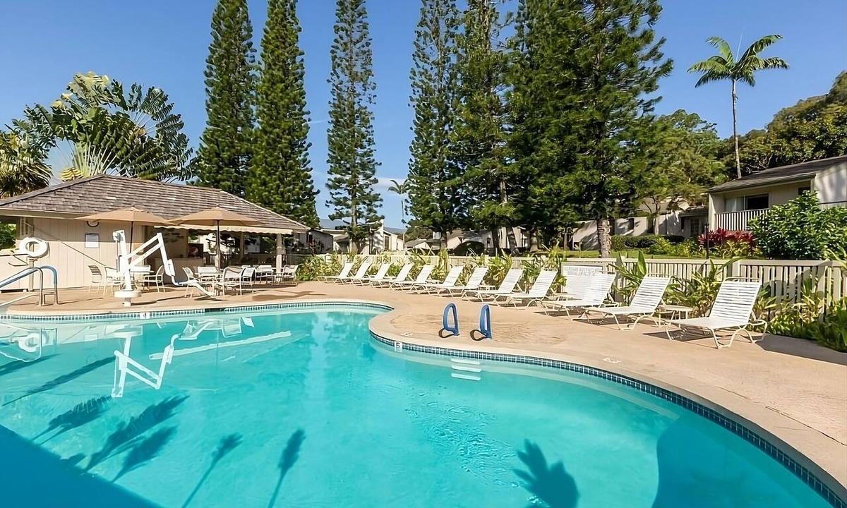 Princeville Hotel | 1BR Condo w/ Lanai + In-Unit Washer/Dryer + Full Kitchenette |Pool Access