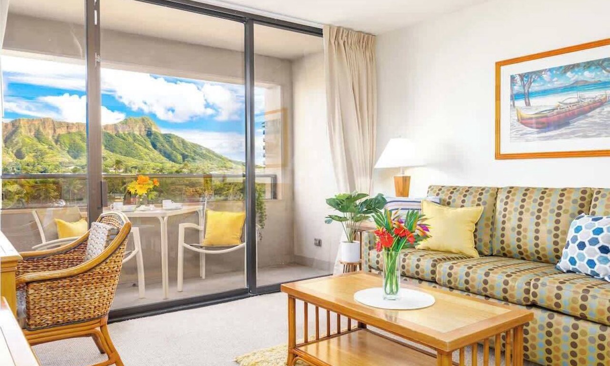 Waikiki Condo | 2BR Condo w/lanai & Diamond Head views