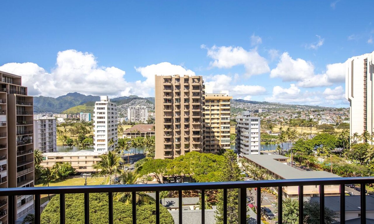 Waikiki Condo | Aston Waikiki Banyan 1BST2 | Pool & Hot Tub