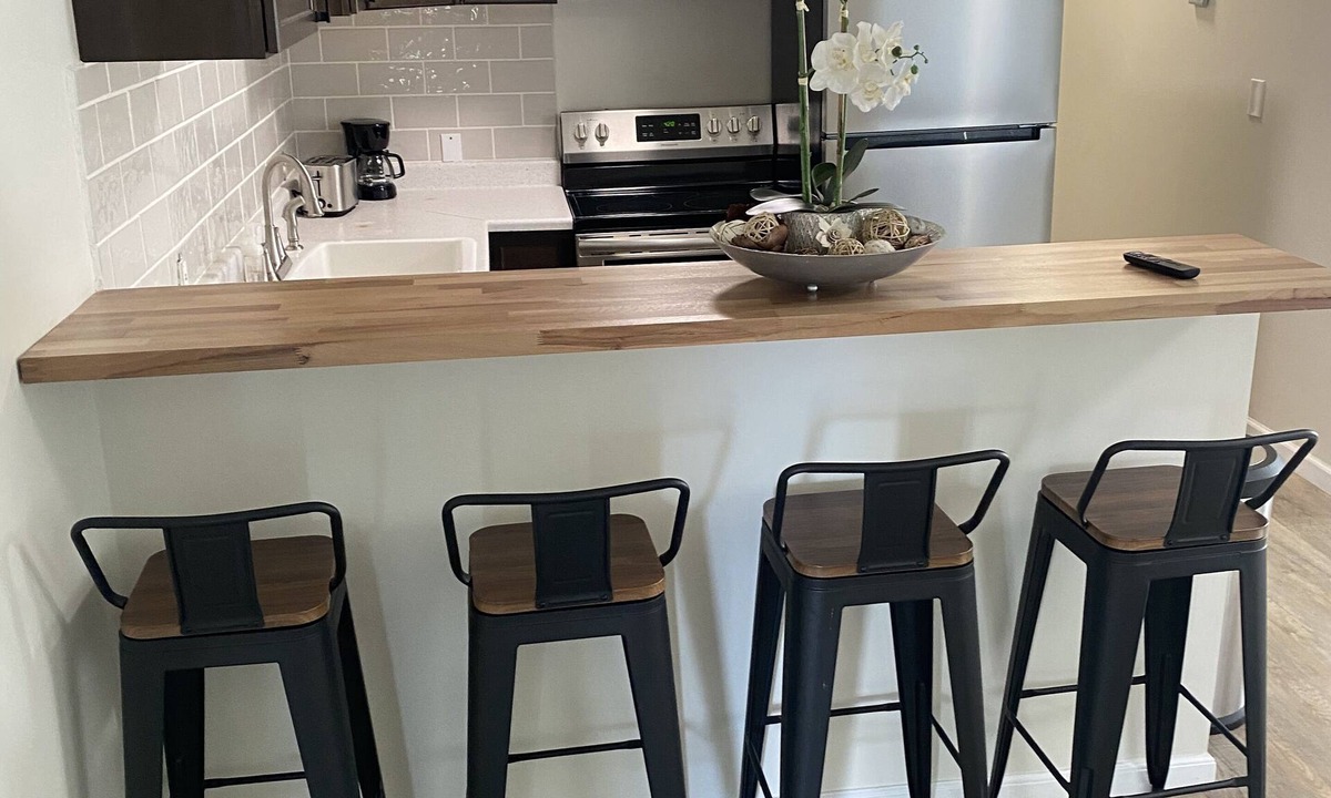 Midtown Anchorage Apartment | Beauty one-bedroom apartment mins for downtown. In mid-town