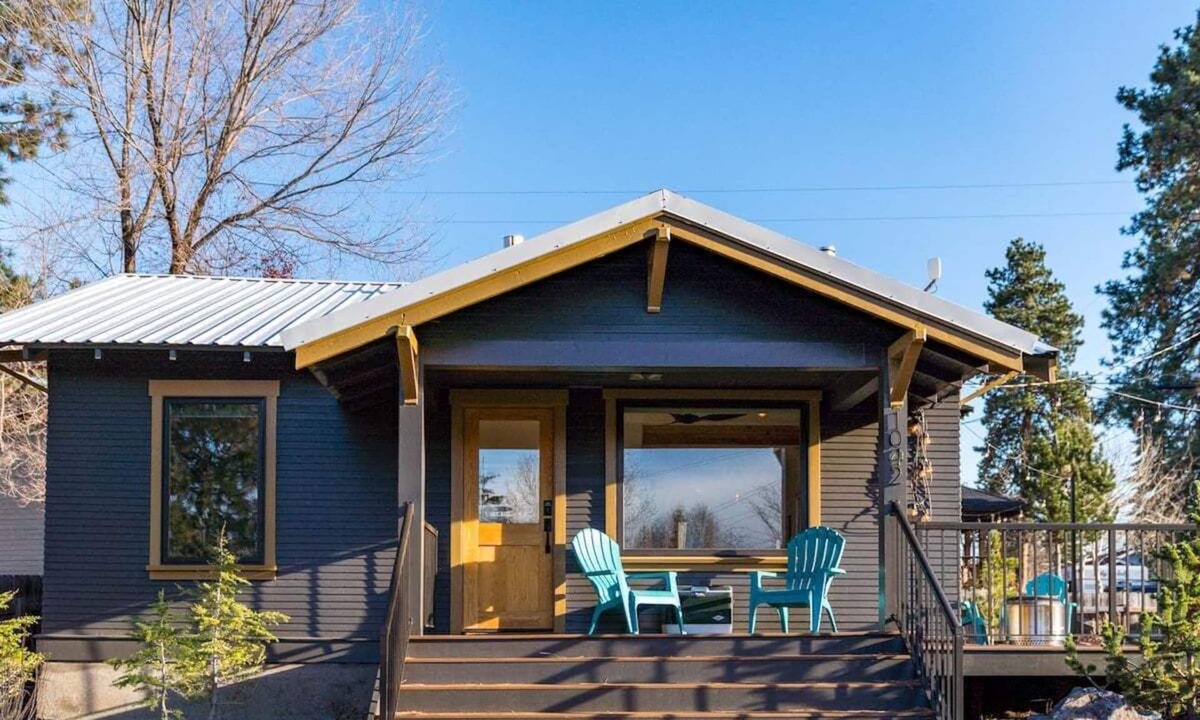 Old Bend House | Bluebird Day - Delaware House, Old Downtown Bend, Hot tub and modern amenities.