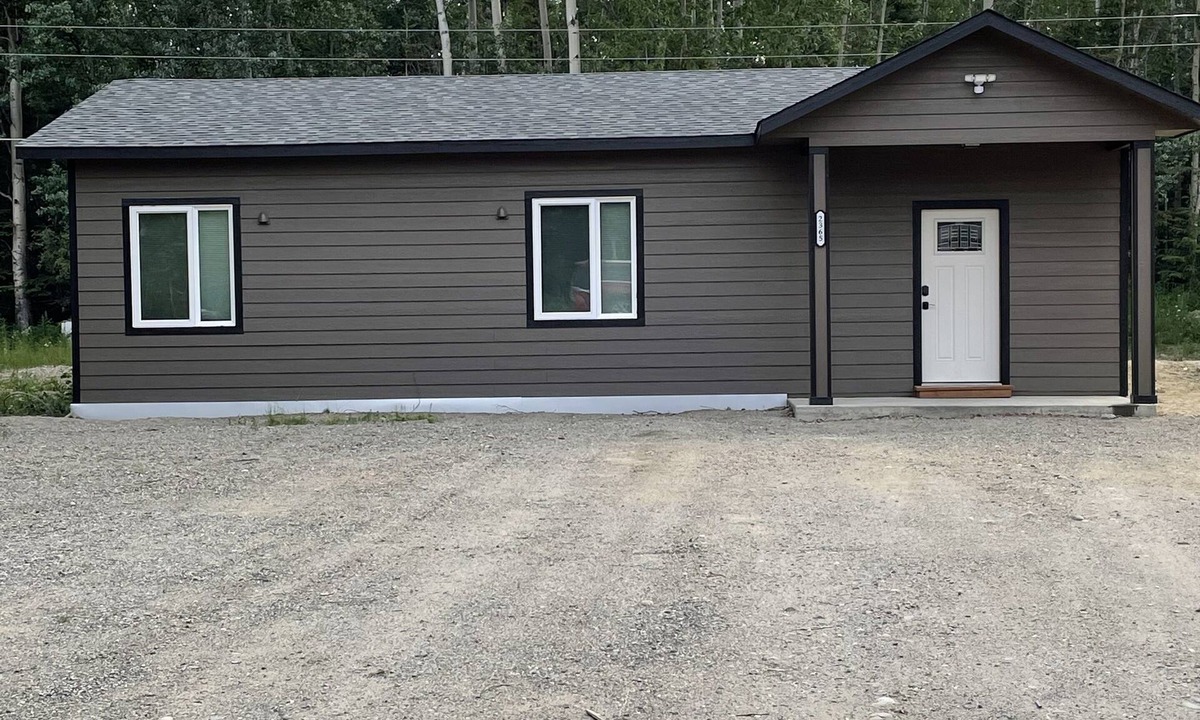 Delta Junction House | BRAND NEW Alaskan Cozy Cottage, Great Location!