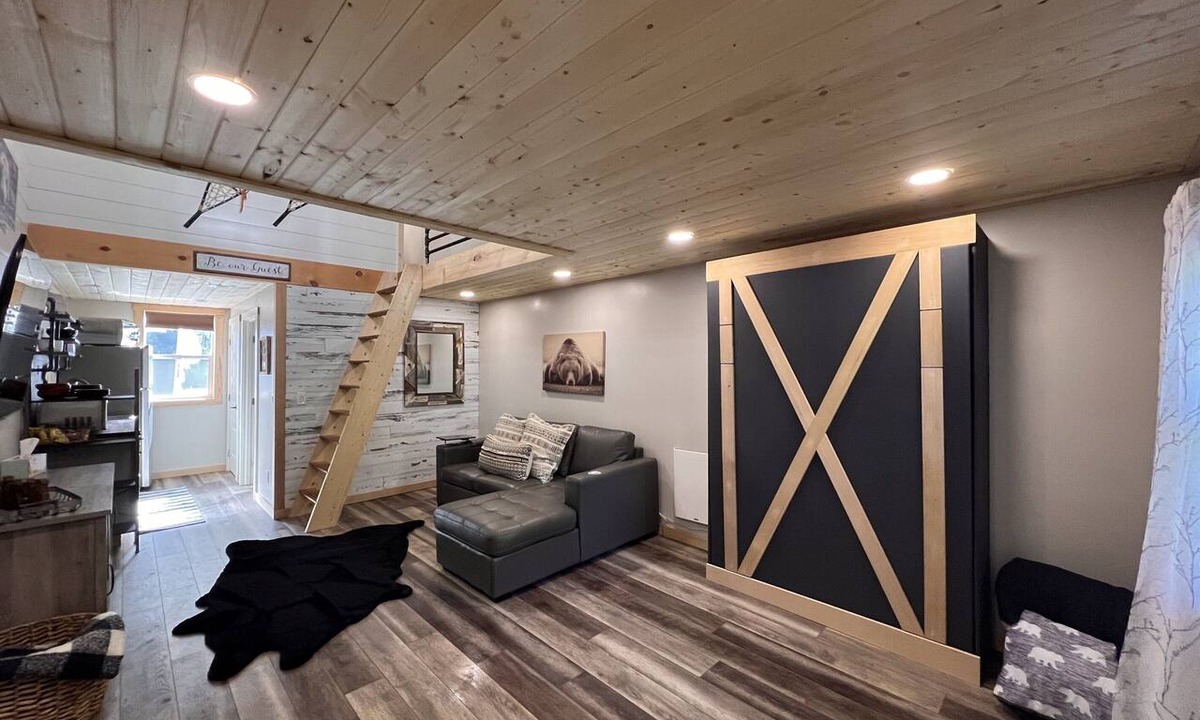 Funny River Apartment | Catch'em AK - Bears Den