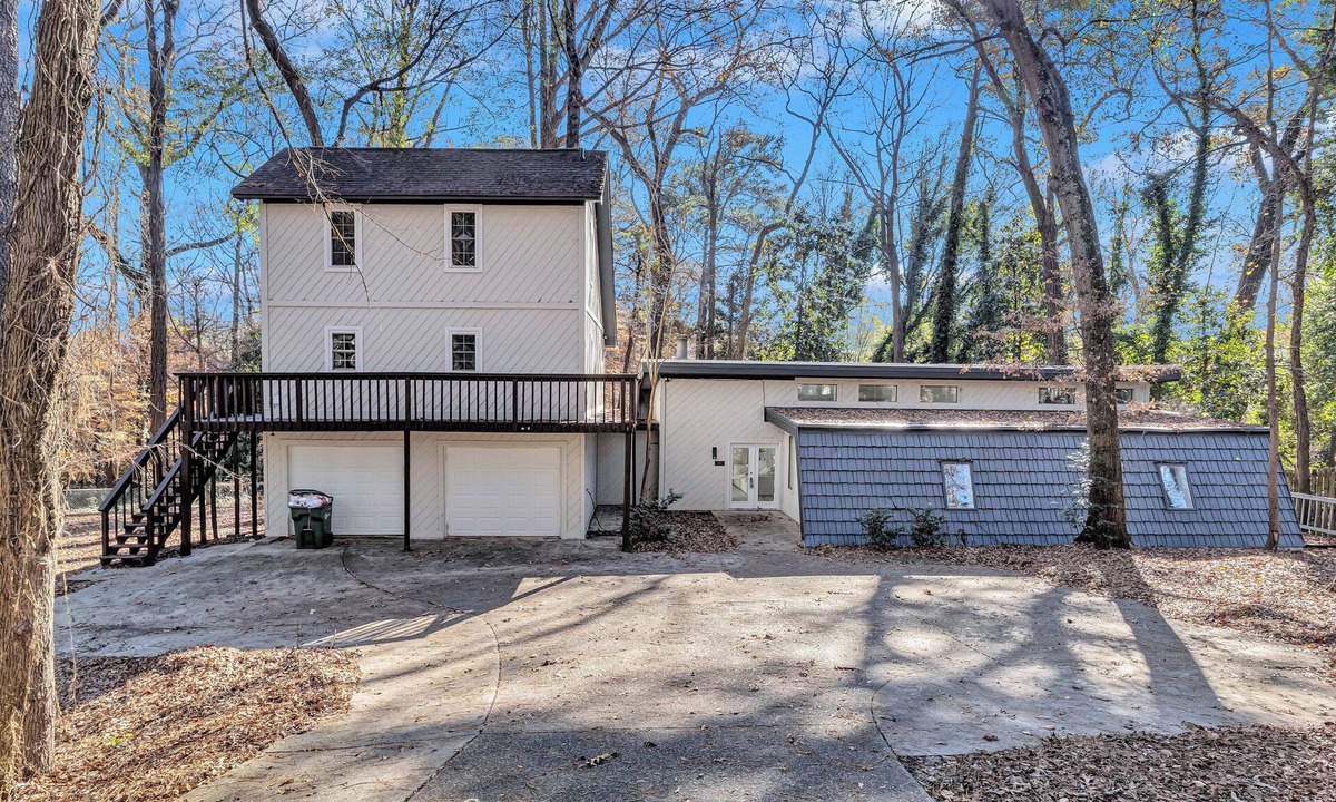 Buckhead House | Charming 3-bedroom bungalow in tranquil Atlanta with AC