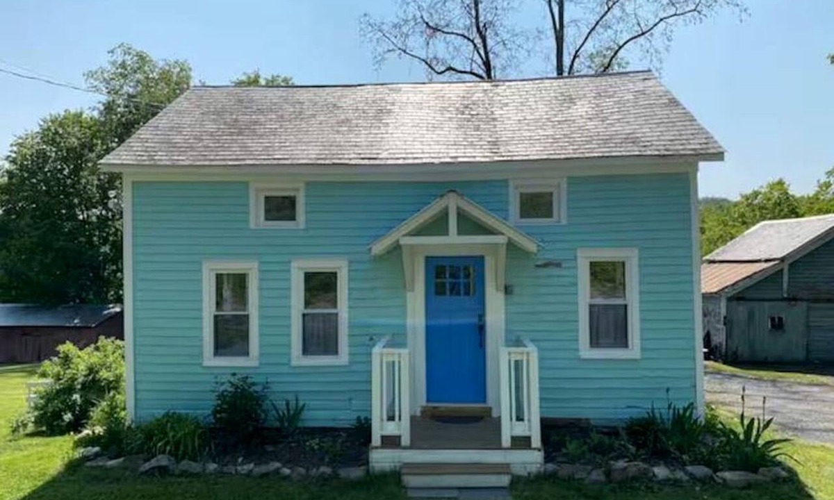 South Hartford Cottage | Charming Cottage Rental in Granville, NY, for Family Vacations near Adirondack State Park