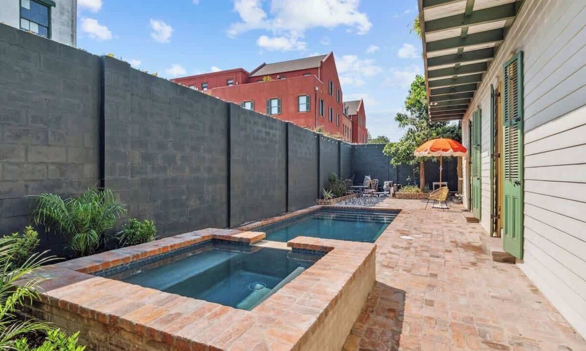 Seventh Ward House | Charming Historic House w Heated Pool & Hot Tub 5 BR|3 BA