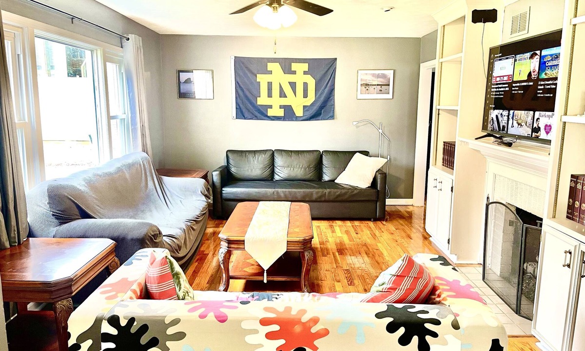Wooded Estates House | Closest house to ND! 15 min walk to Stadium