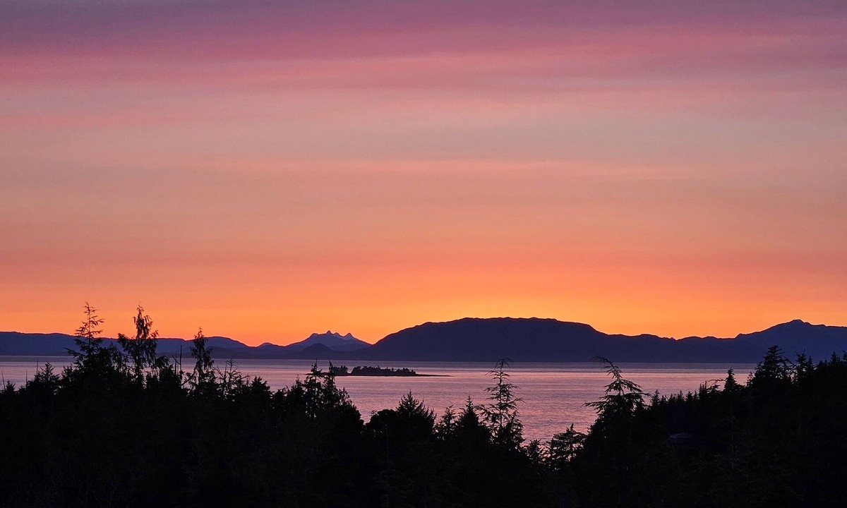 Ketchikan Cabin | Cozy 1 bedroom cabin full of amenities in beautiful Ketchikan