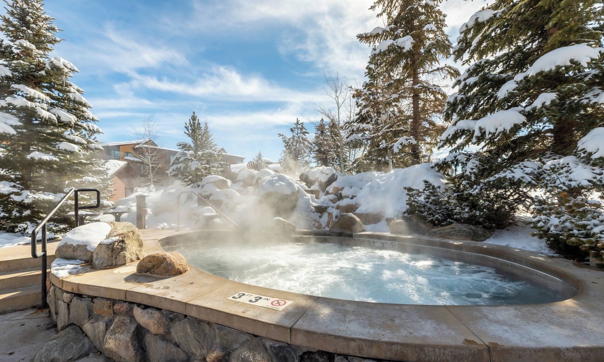 Steamboat Springs Apartment | Cozy condo, world-class amenities, gondola to base