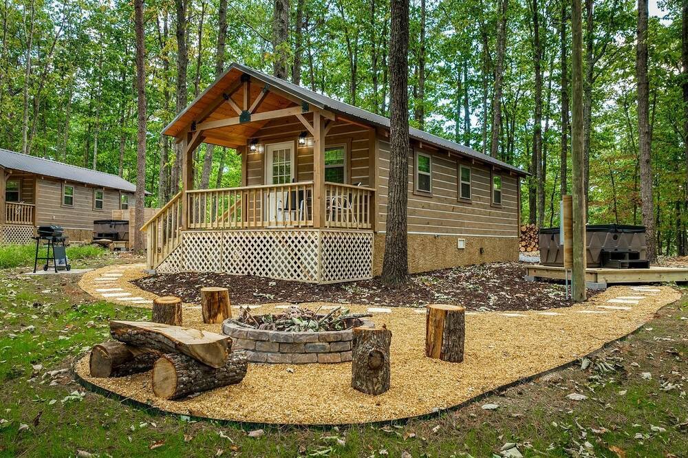 Mentone Cabin | Cozy Woodland Cabin Escape for Families, Friends & Retreats in Mentone, Alabama