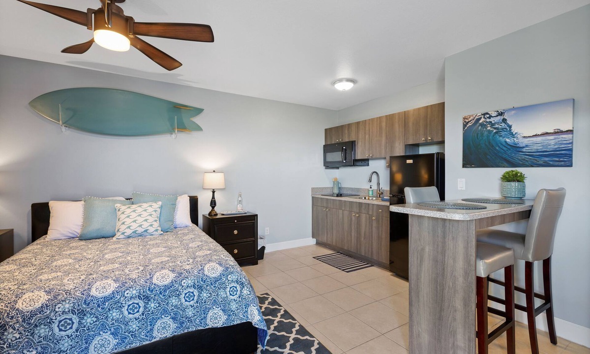 Melbourne Beach House | Direct Ocean Front Accommodation ground-level-Twin Fin