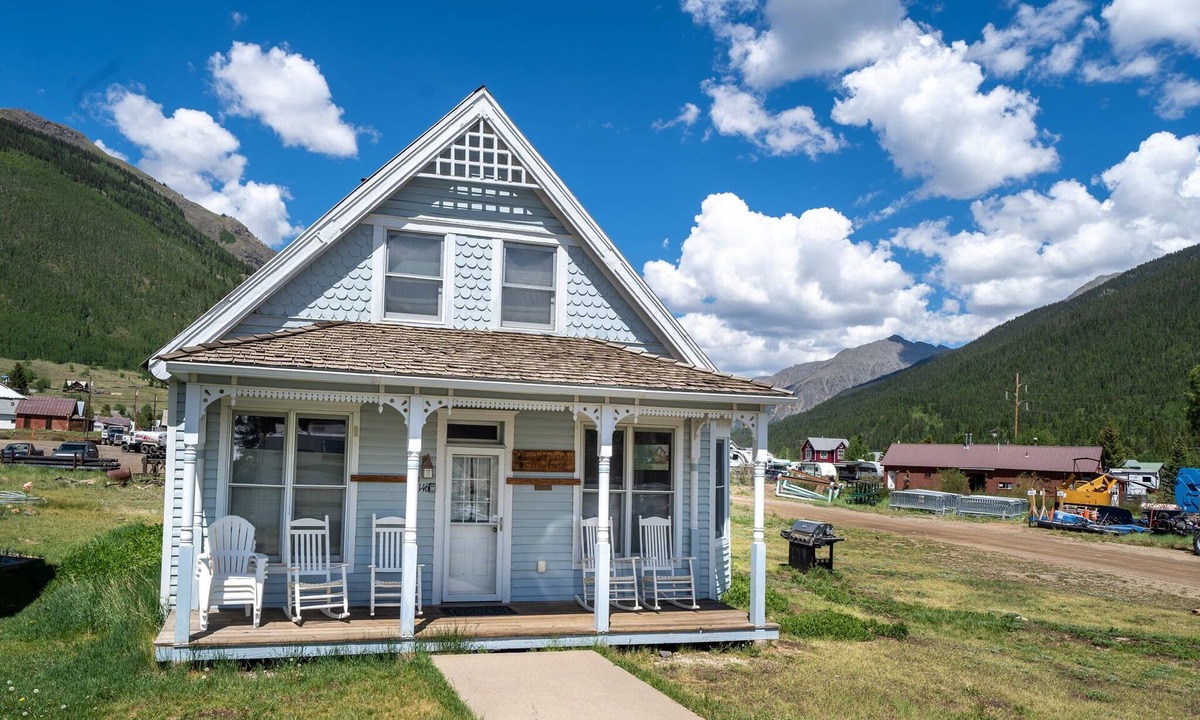 Silverton House | Downtown Silverton Historic Mountain Home, White Wolf Haus