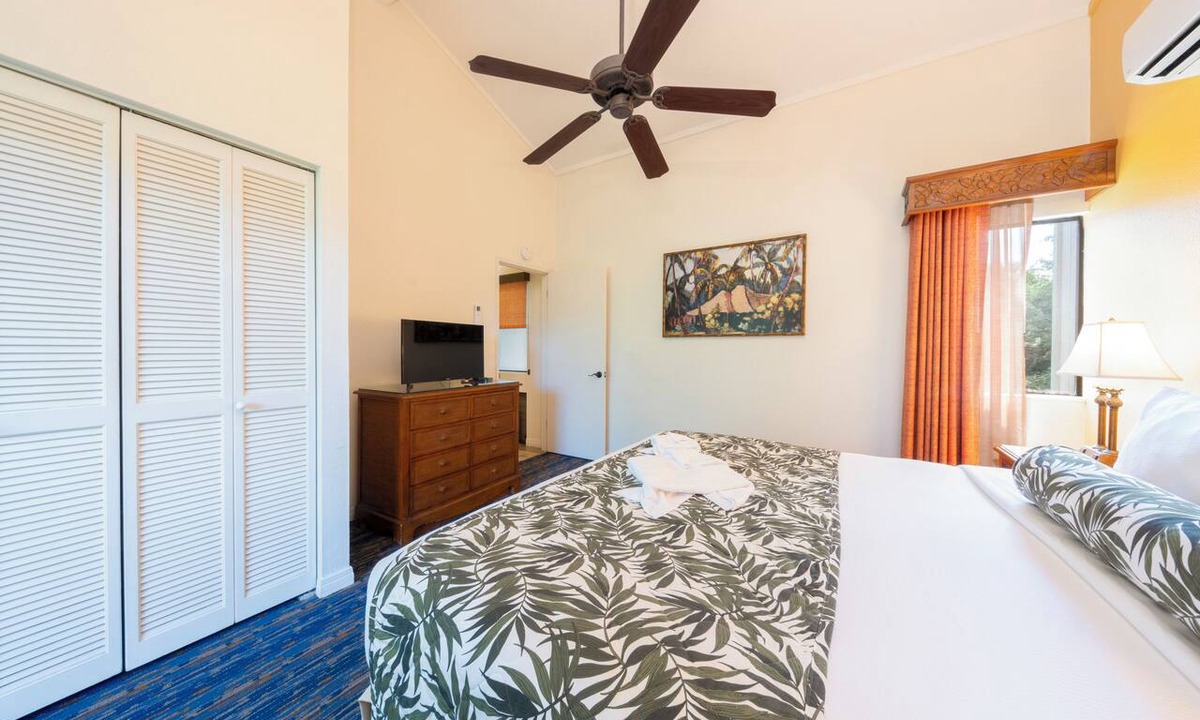 Princeville Hotel | Four 1BR Condos w/ Beach Gear + Pool & Jacuzzi + Fire Pits | Free Parking