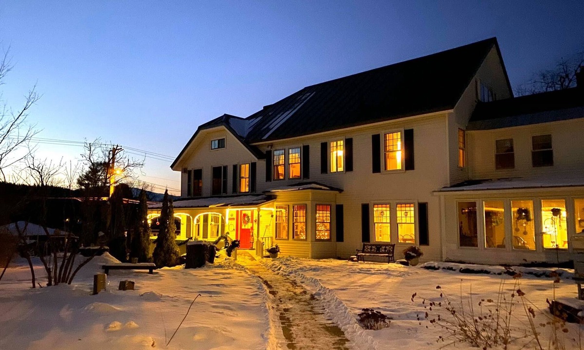Proctorsville Bed & Breakfast | Golden Stage Inn B&B