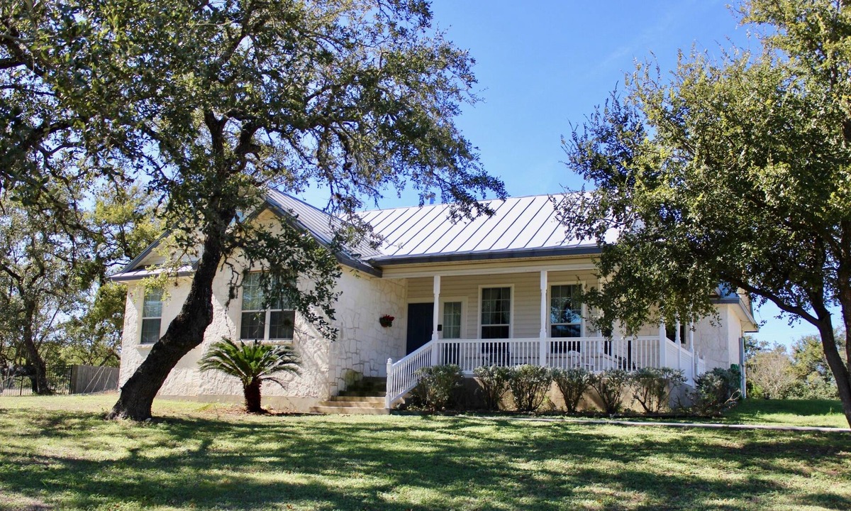 Wetmore House | Home in a urban country setting, ideal anytime of the year Retreat