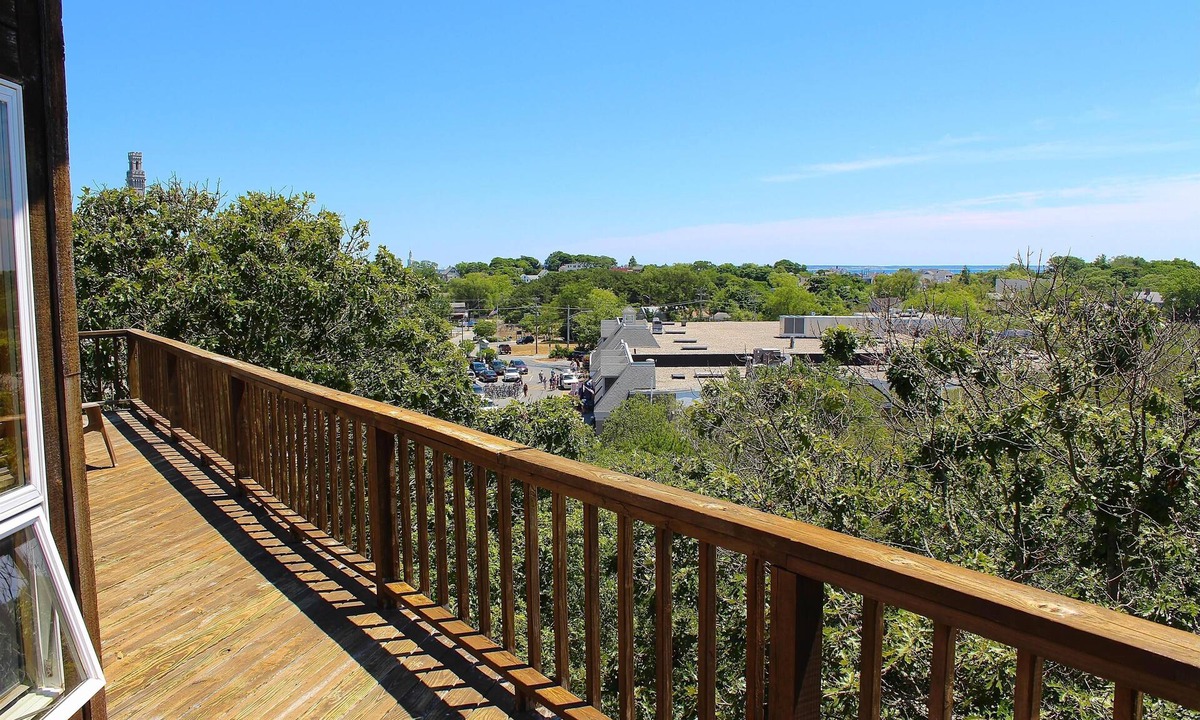 Provincetown House | Huge 6 Bedroom Home, Great for Entertaining (Weddings, Birthdays, Reunions)