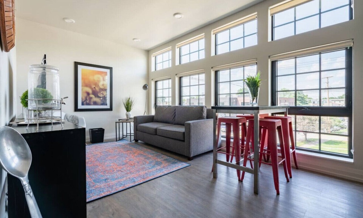 Italian Village Apartment | Italian Village Flat - Short North - Free Parking
