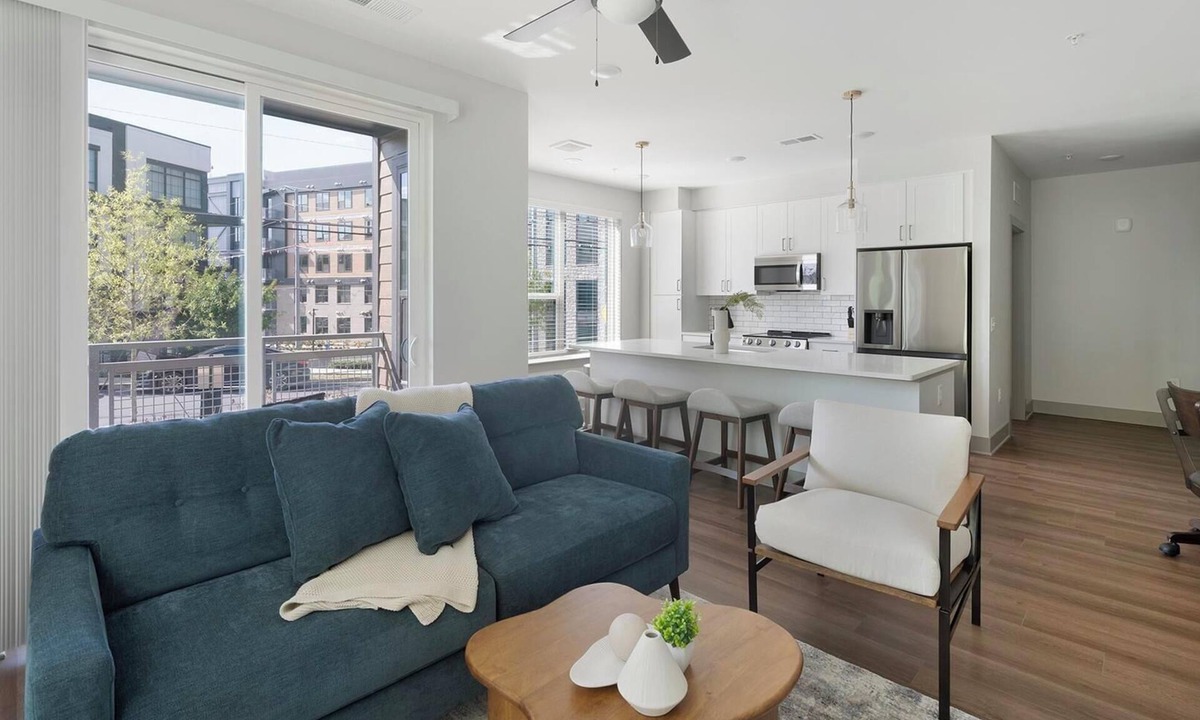 Edgehill Apartment | Landing | Amazing 2BD, Gym, Courtyard