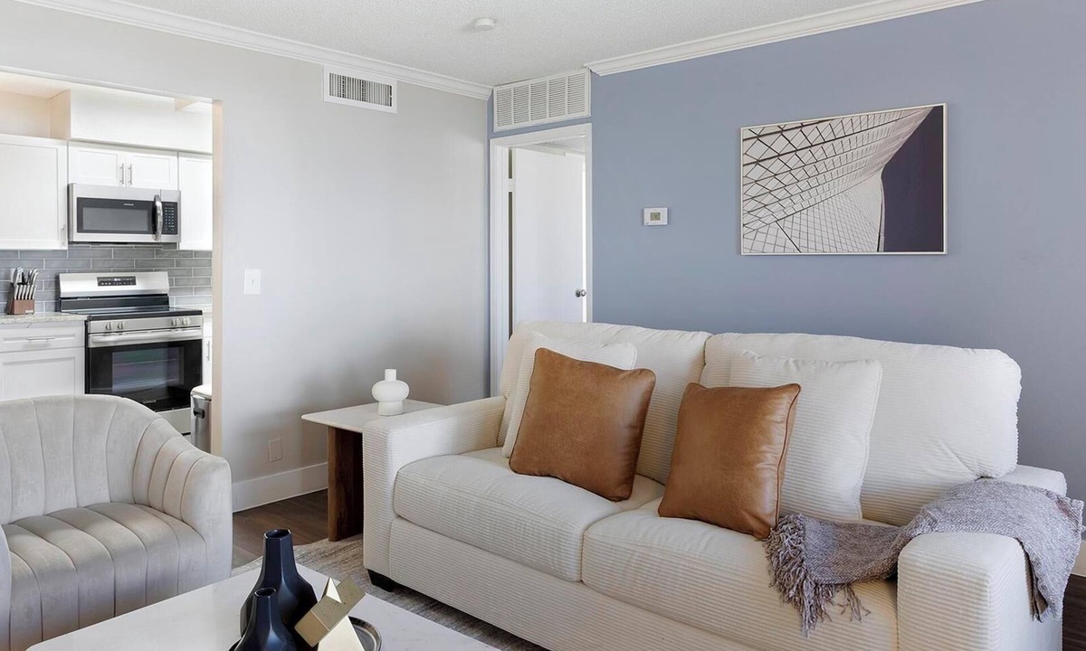 Rancho Oakey Apartment | Landing | Stylish 1BD, Gym