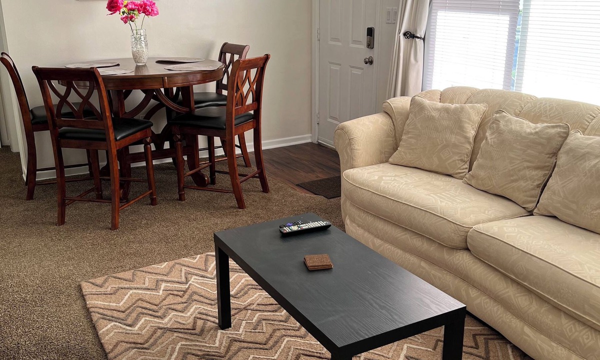 Erie House | Lovely 2-BR Apt Fully Furnished! Master long Suite