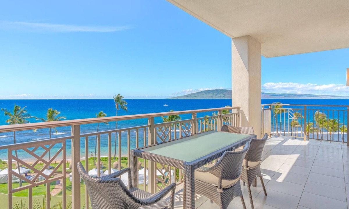 Kaanapali Villa | Maui Resort Rentals: Hyatt Residence Club – 3BR Oceanfront Upper Floor VIlla
