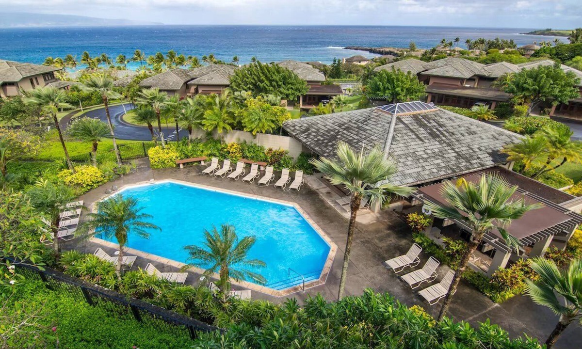 Kapalua Hotel | Oceanfront Maui Villa | 1 King Bed | Near Kapalua Beach and Tourist attractions