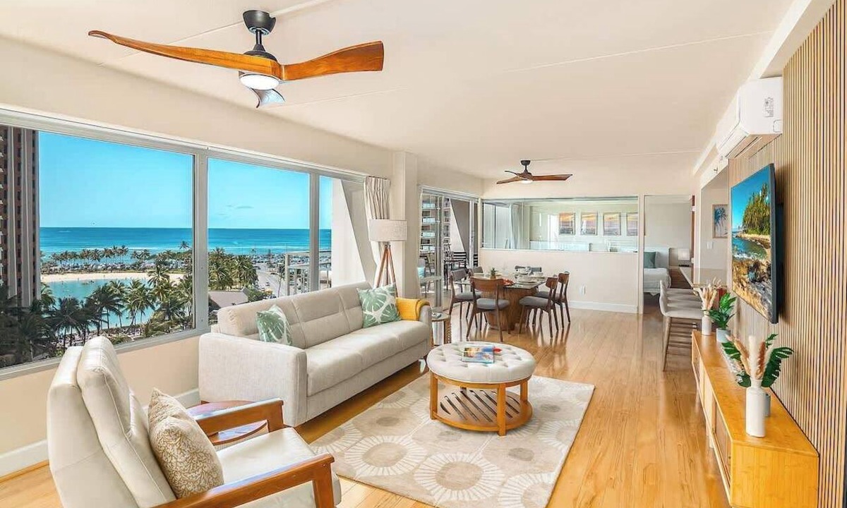 Waikiki Condo | Oceanview condo w/lanais & pool access
