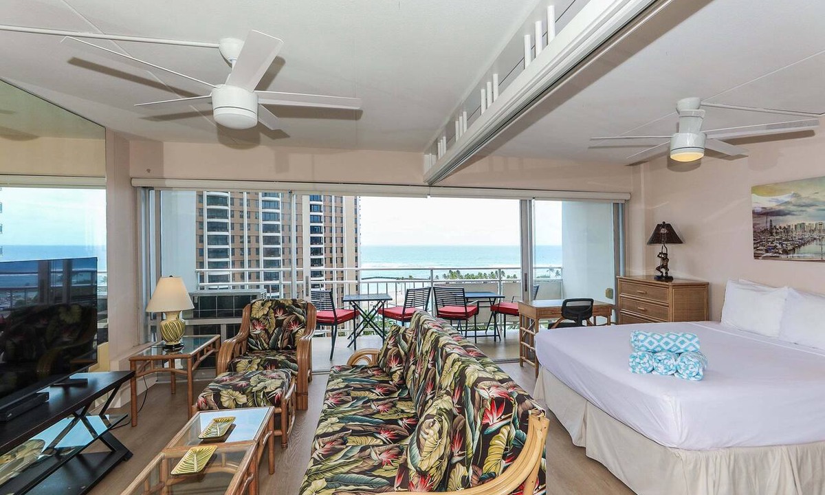 Waikiki Condo | One-Bedroom Deluxe (Renovated) Unit with a view of the Duke Kahanamoku Lagoon and Waikiki Beach