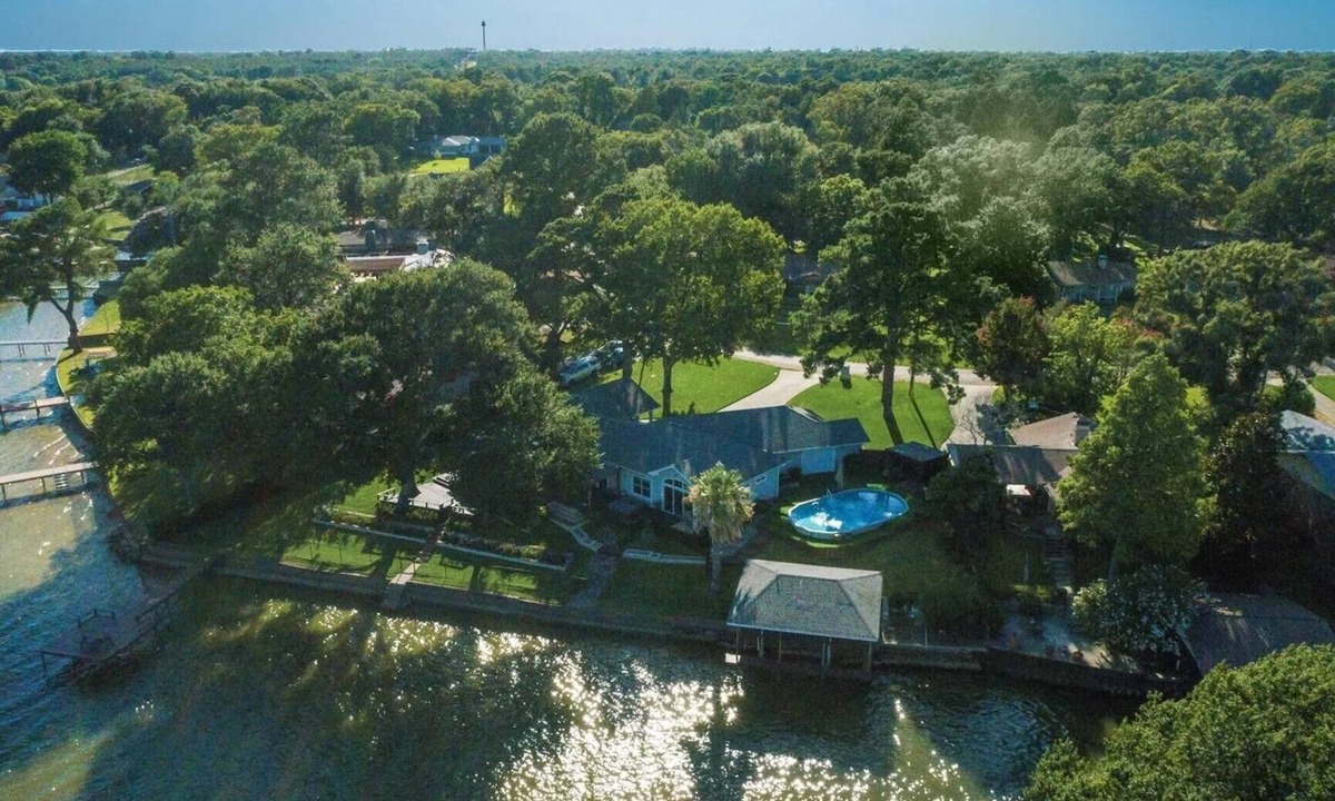 Enchanted Oaks House | Payne Springs Paradise with Hot tub and Pool