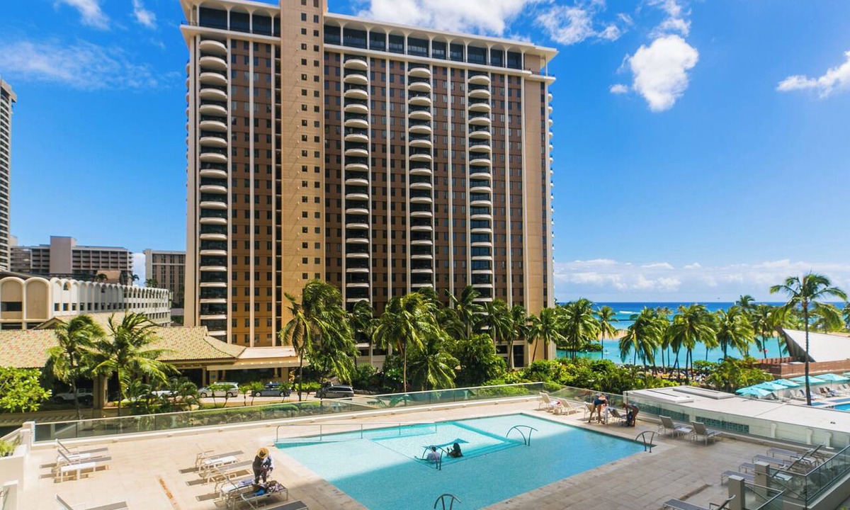 Waikiki Condo | Perfect Location In Waikiki, Near Beach, Shopping, and Dining!