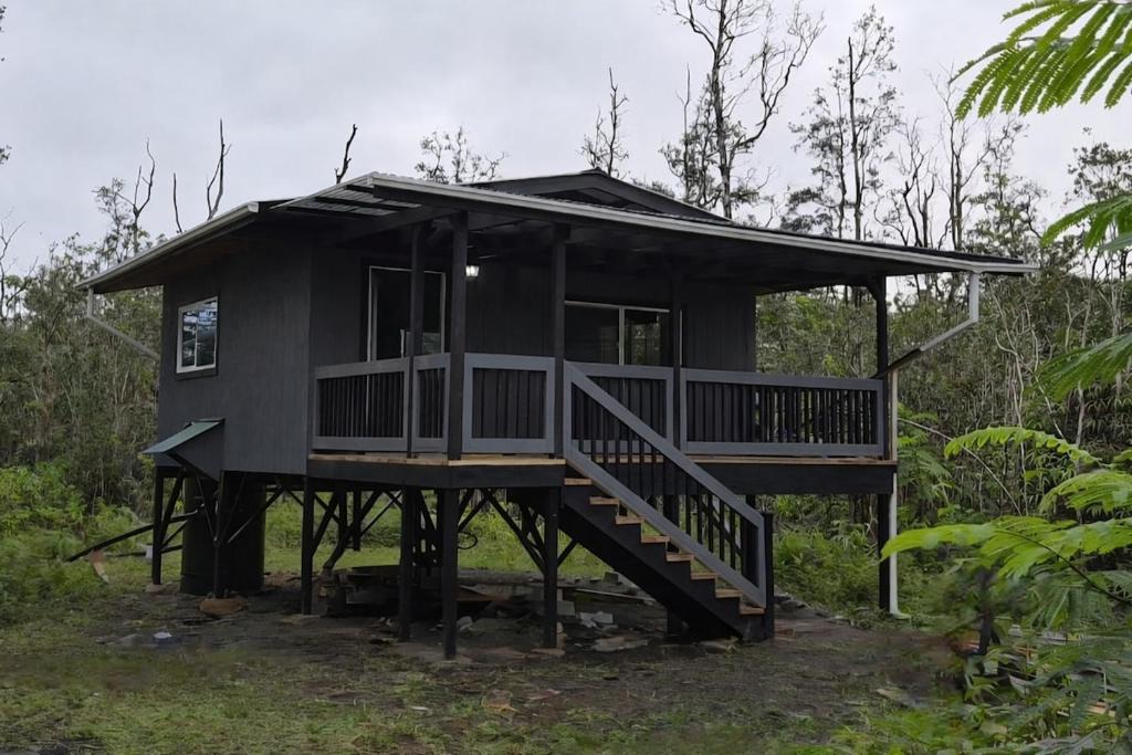 Kurtistown House | Private jungle retreat with AC and WiFi near Volcano
