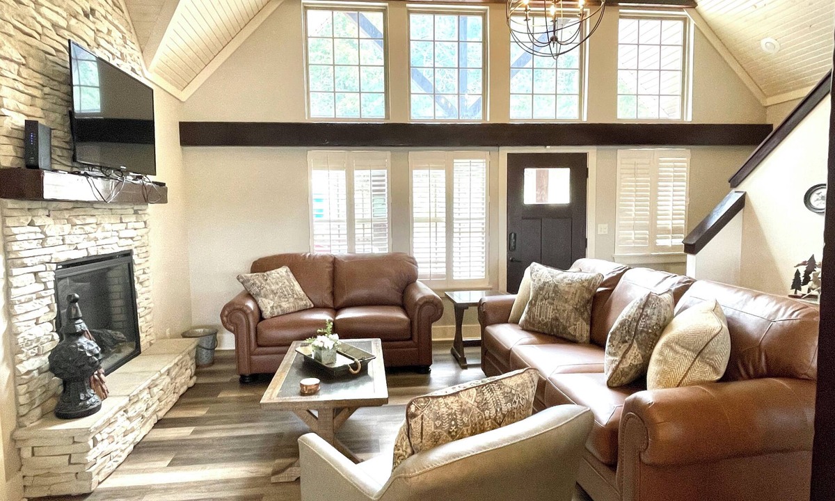 Indian Point Cabin | Rockwood Lodge F: Lakeview & Boat Slip Included! 2Pools June-Aug