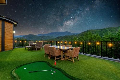 Chalet Village House | SPECIAL Luxury Manor Hot Tub Pool Ober Views