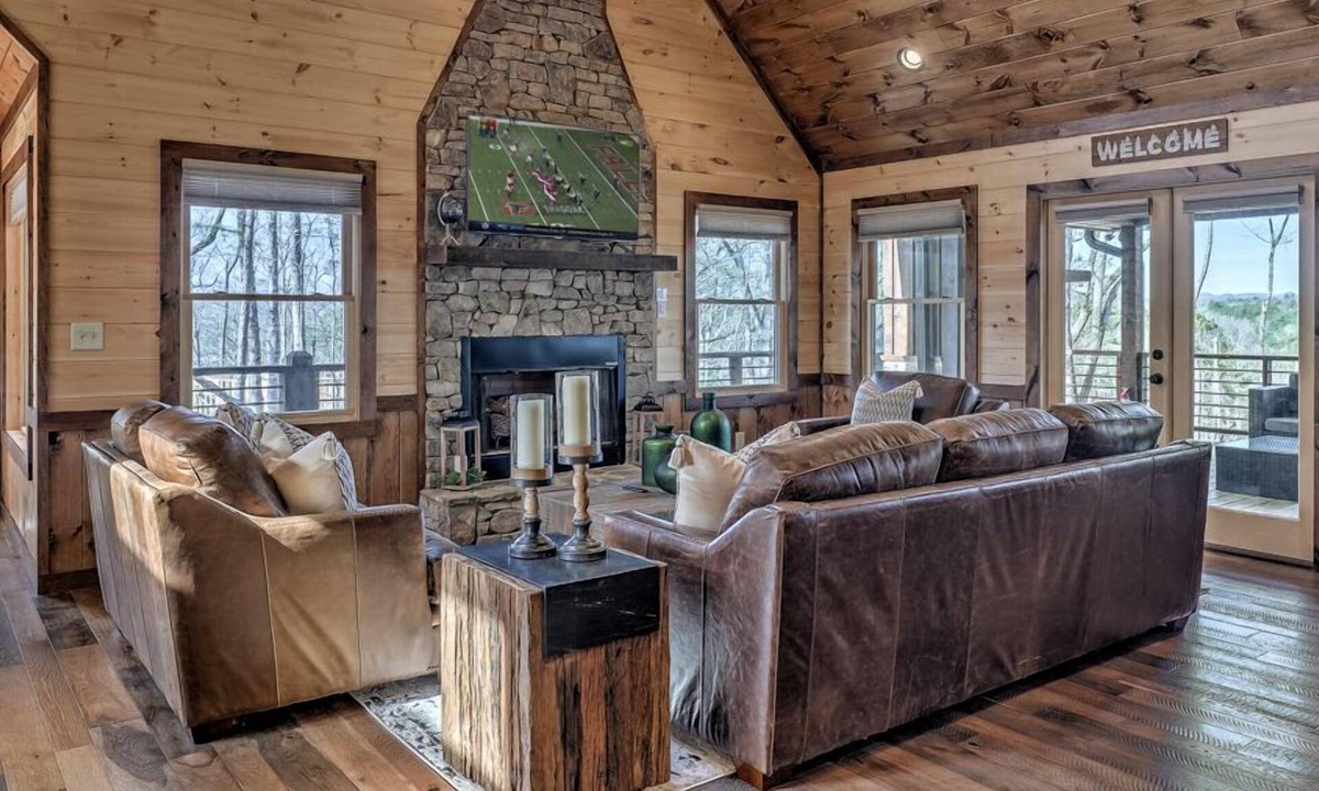 Morganton Cabin | Star Creek Chalet - King Beds | Game Room | Hot Tub | Walking Distance to Lake