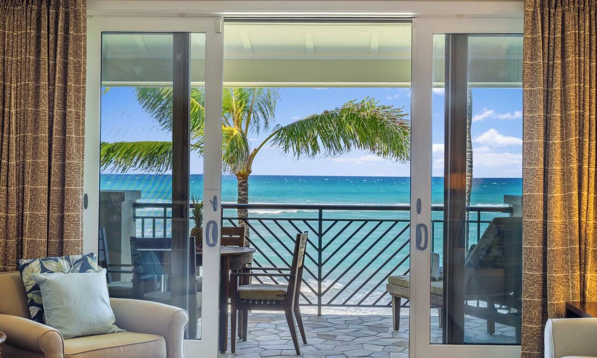 Kahuku Apartment | SUMMER REDUCED! Villa 317, KING bed, Penthouse Lvl Ocean View Turtle Bay