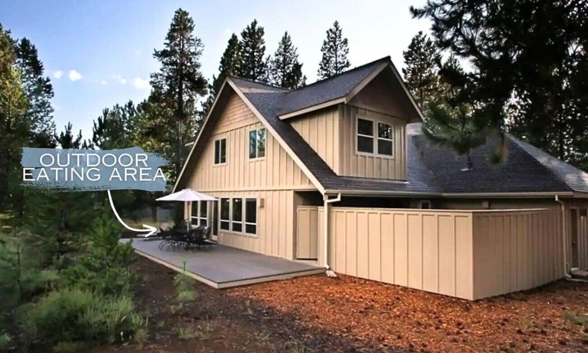 Deer Park House | Sunriver Gem - SHARC Pass | Hot Tub | Fireplace