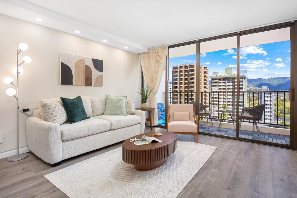 Waikiki Apartment | Waikiki condo with private lanai & resort access