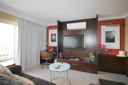 Waikiki Apartment | Waikiki - Resort amenities, walk to the beach!