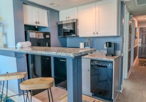 Ocean View Double Suite! Sleeps 4 Meridian Plaza 705