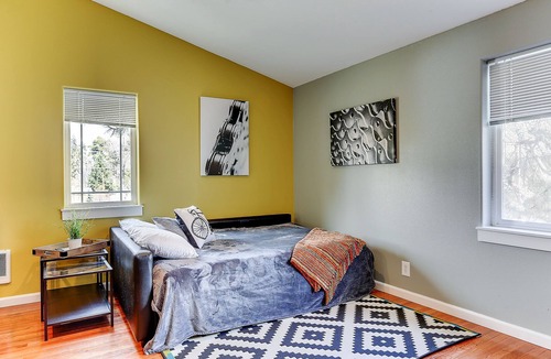 Orchard District House | 1 Mile to Downtown. Charming, Comfortable And Very Spacious. Come Enjoy Bend.