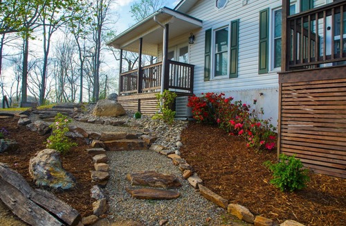 Morganton Cabin | 10-Acre Blue Ridge Retreat — Fire Pit · Fireplace · Mountain Views