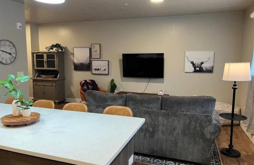 La Grande Apartment | 101 Spacious Two bedroom apartment in La Grande