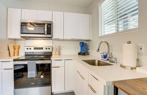 Waianae Apartment | 2 Mi to Beach & Hiking Trails: Waianae Apartment!