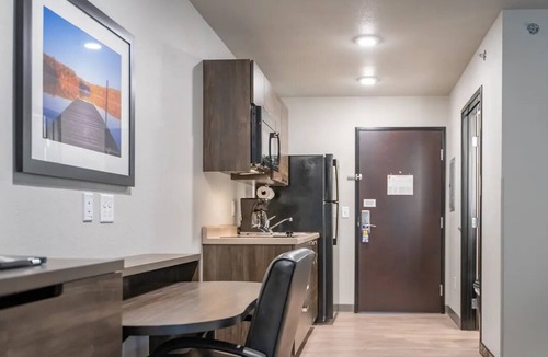 Tucson House | 2 Modern Units with Kitchen – Minutes from Outdoor Adventures