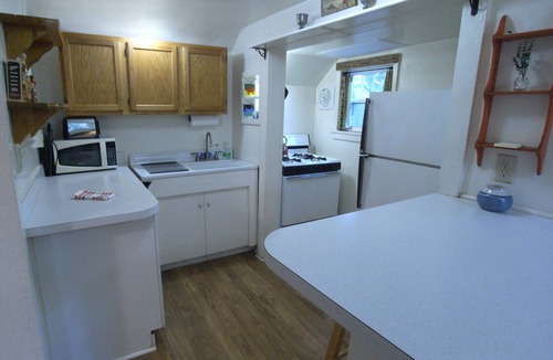 Virginia Highland Cottage | 20 min to the World Cup stadium by Uber or Rail. 5 min walk to dozens of pubs