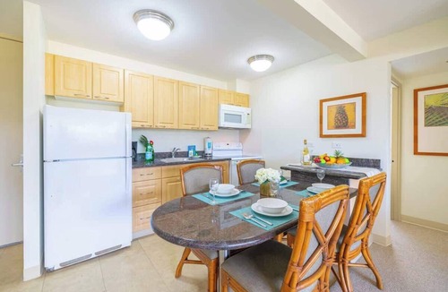 Waikiki Condo | 2BR Condo w/lanai & Diamond Head views