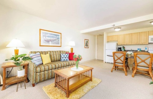 Waikiki Condo | 2BR Condo w/lanai & Diamond Head views