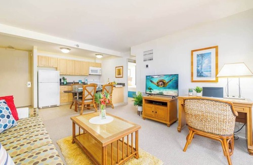 Waikiki Condo | 2BR Condo w/lanai & Diamond Head views