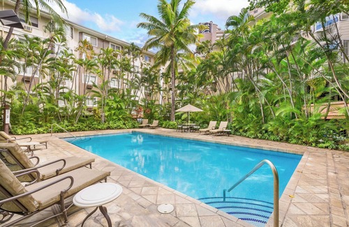 Waikiki Apartment | 2BR Ocean View Condo at The Windsor Waikiki Near the Beach